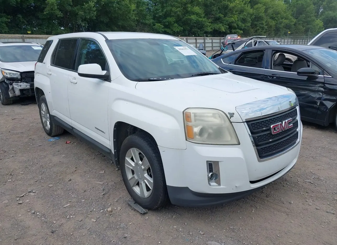 2010 GMC  - Image 1.