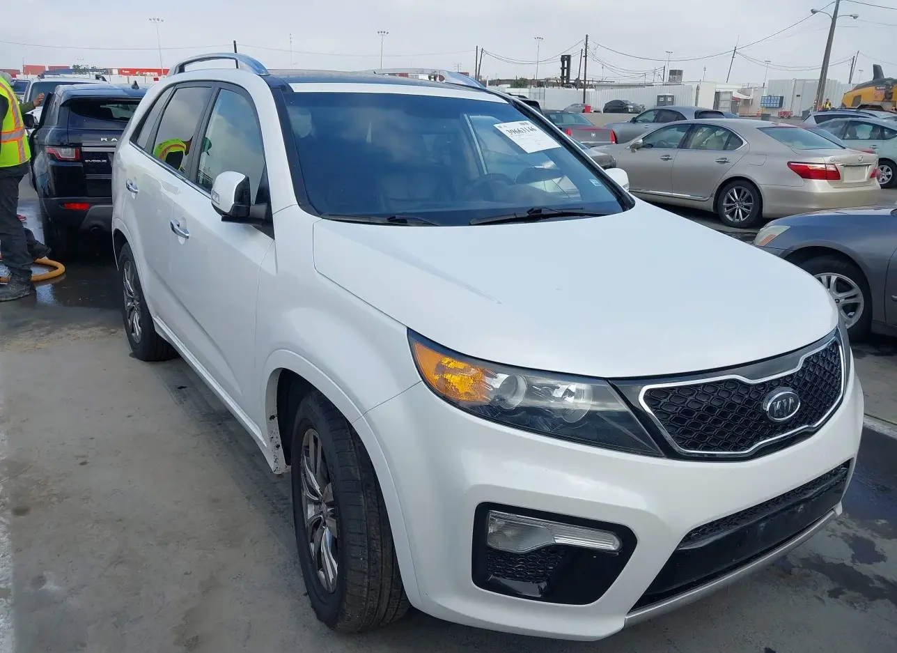 2012 KIA  - Image 1.