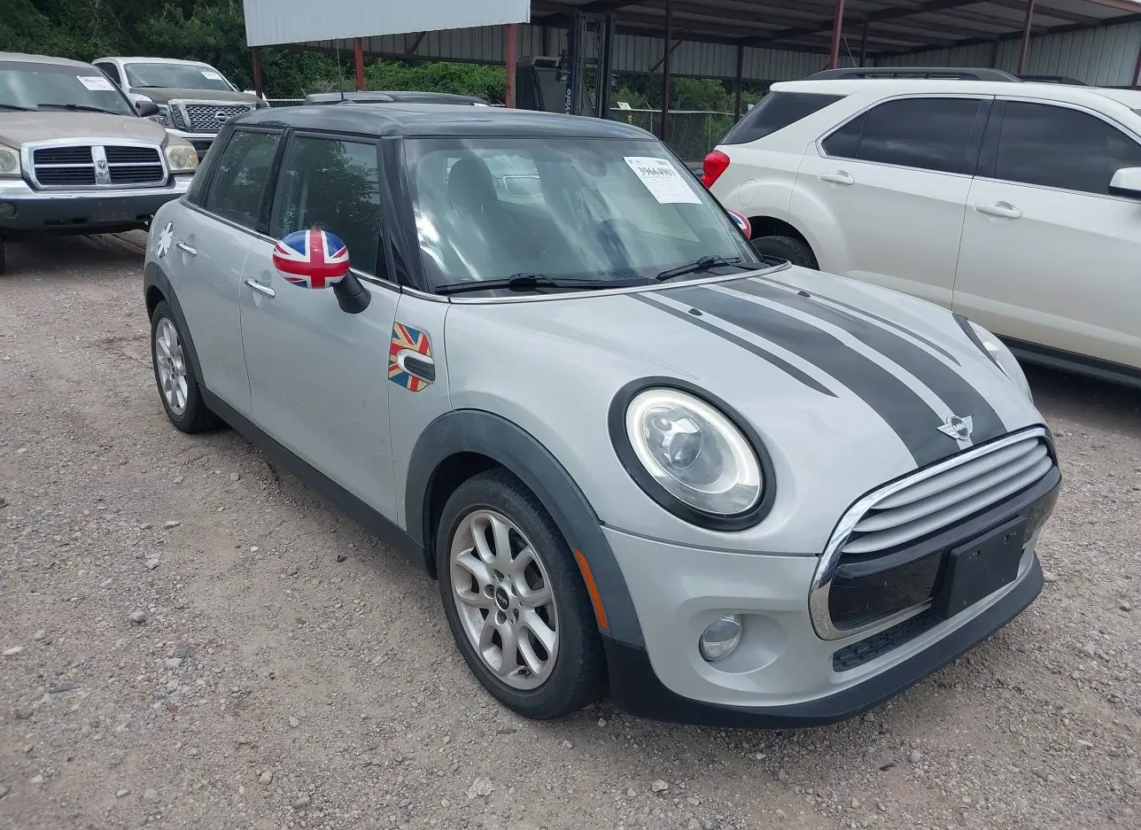 2015 MINI  - Image 1.