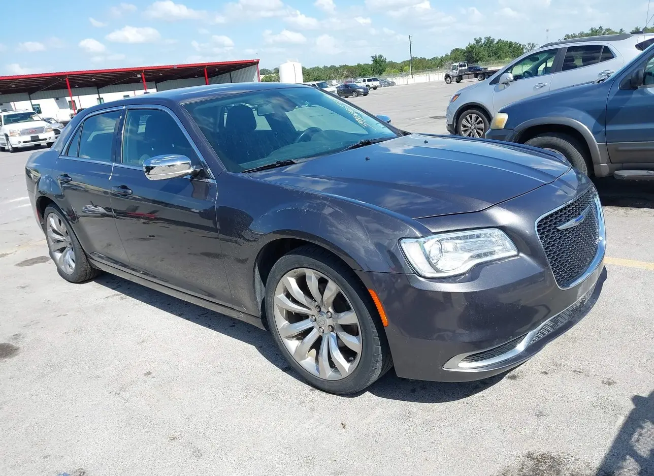 2019 CHRYSLER  - Image 1.