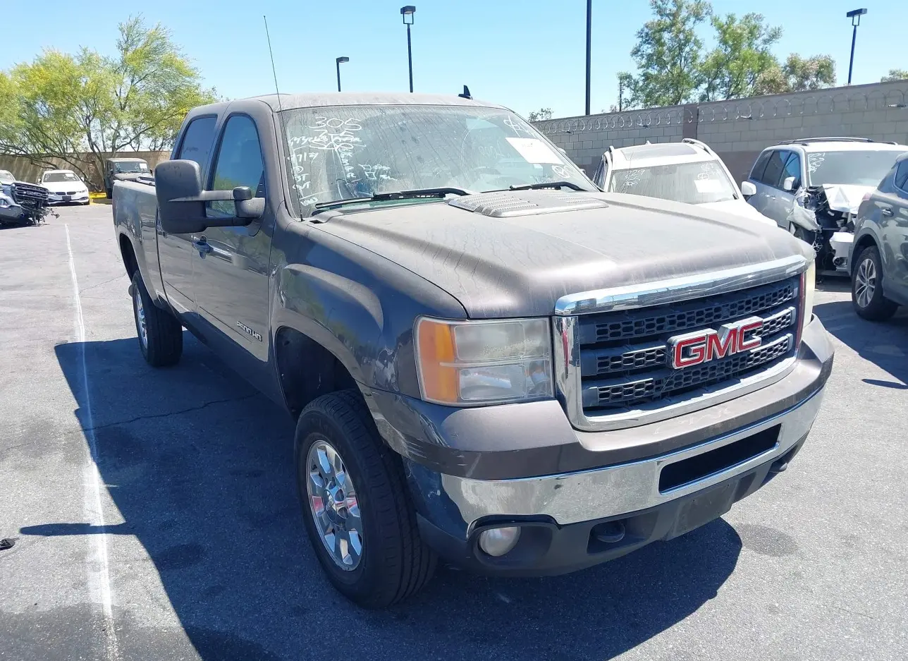 2011 GMC  - Image 1.