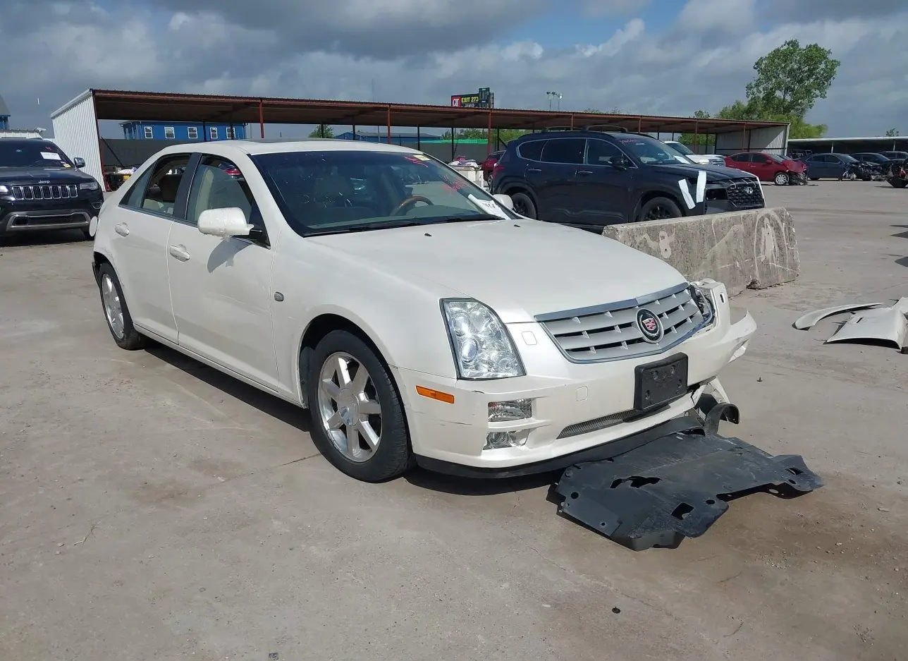 2005 CADILLAC  - Image 1.