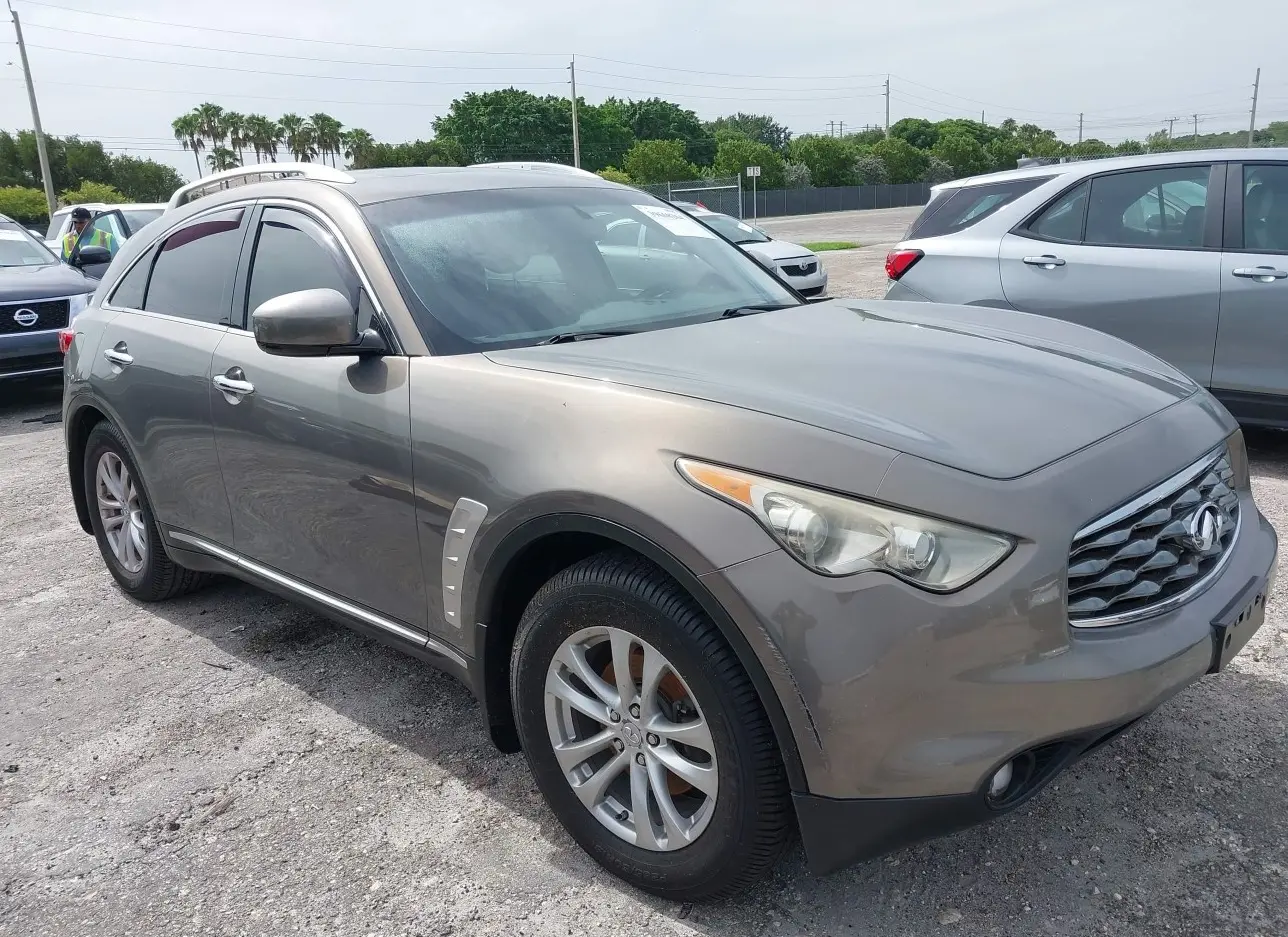 2010 INFINITI  - Image 1.