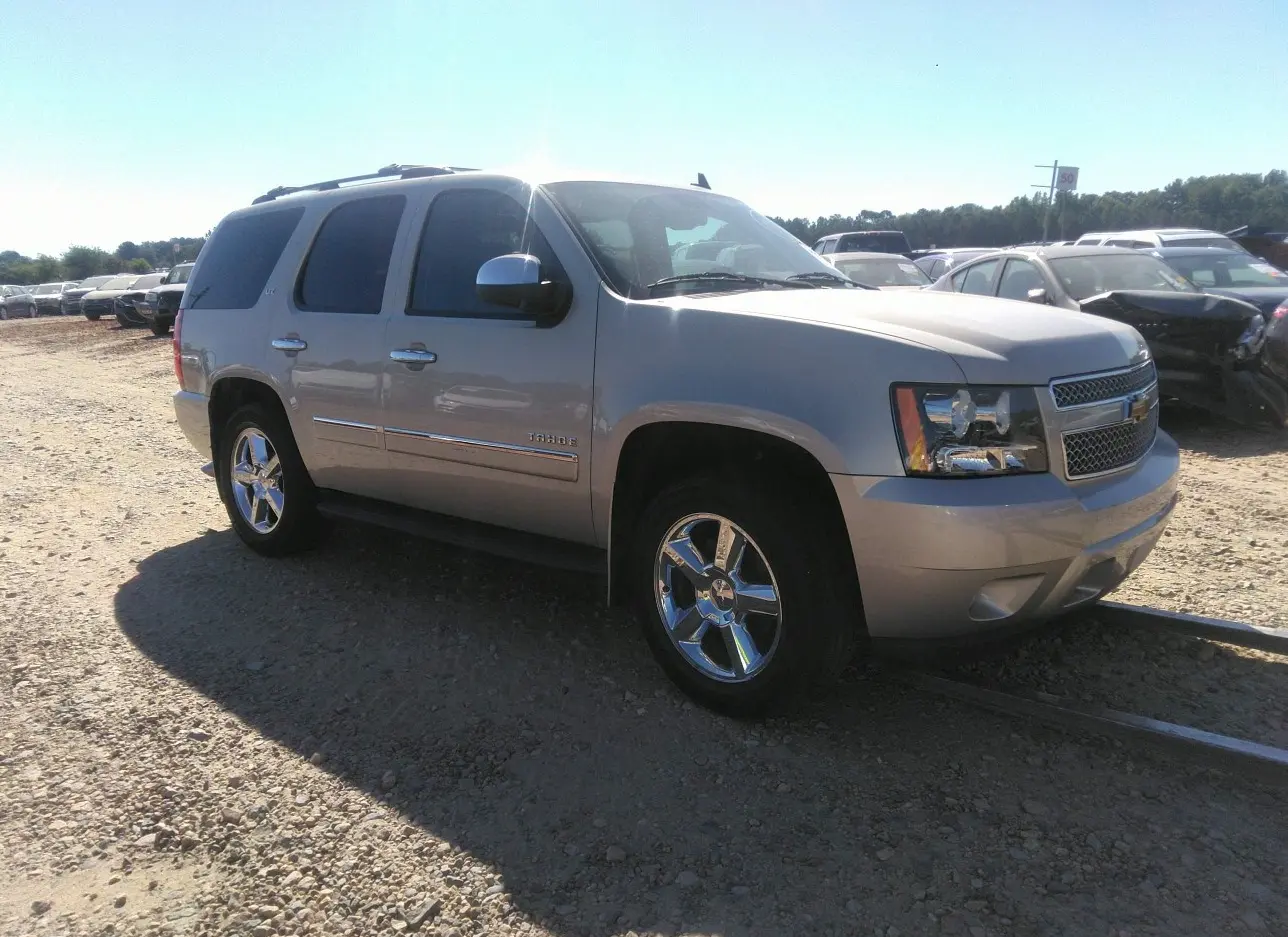 2013 CHEVROLET  - Image 1.