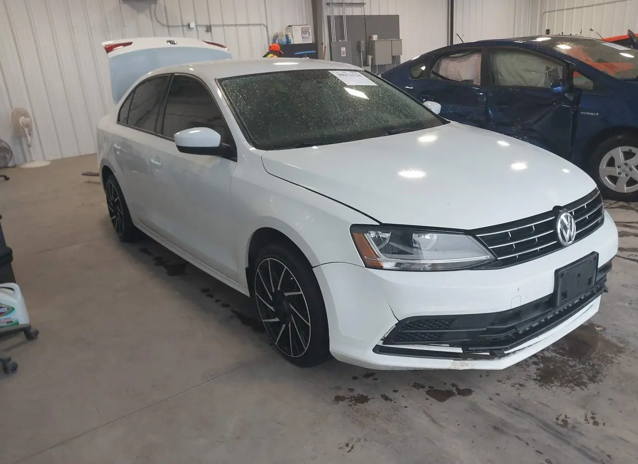 2018 VOLKSWAGEN  - Image 1.