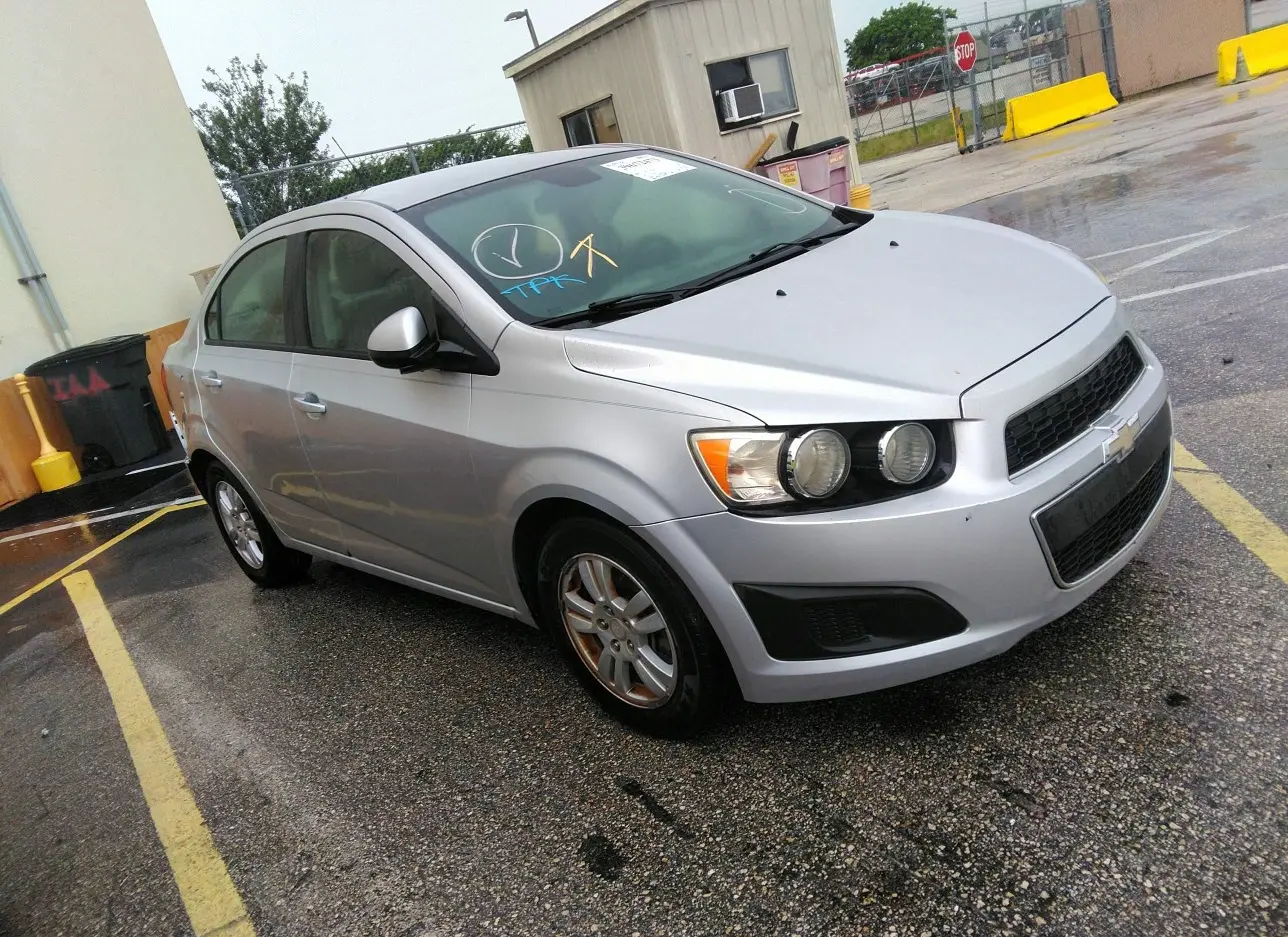 2012 CHEVROLET  - Image 1.