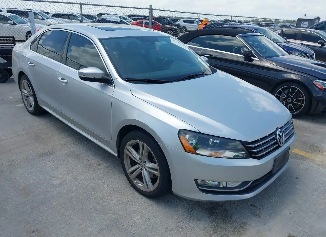 2013 VOLKSWAGEN  - Image 1.