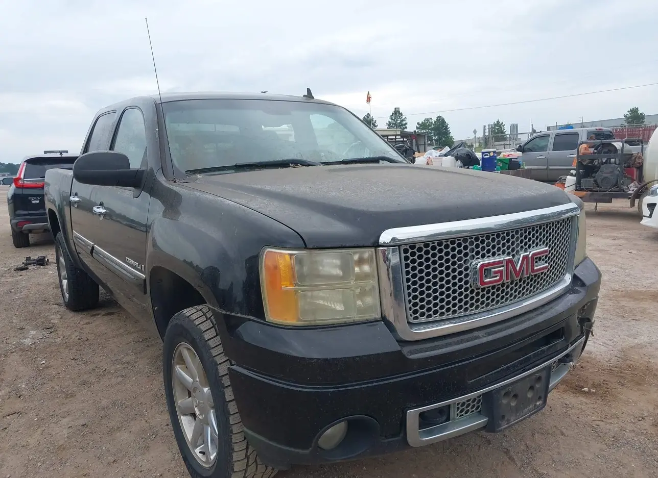 2009 GMC  - Image 1.