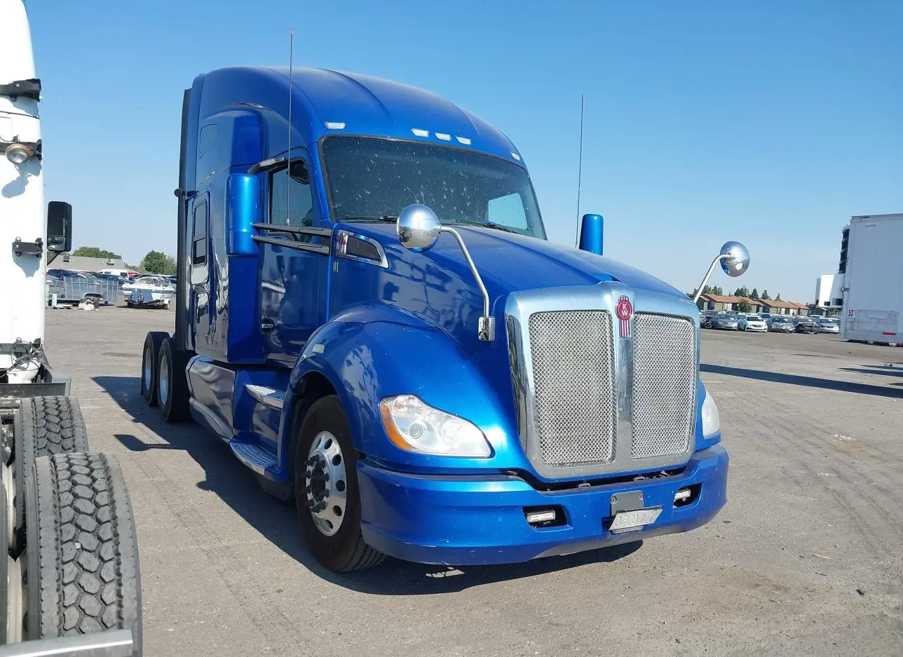 2015 KENWORTH  - Image 1.