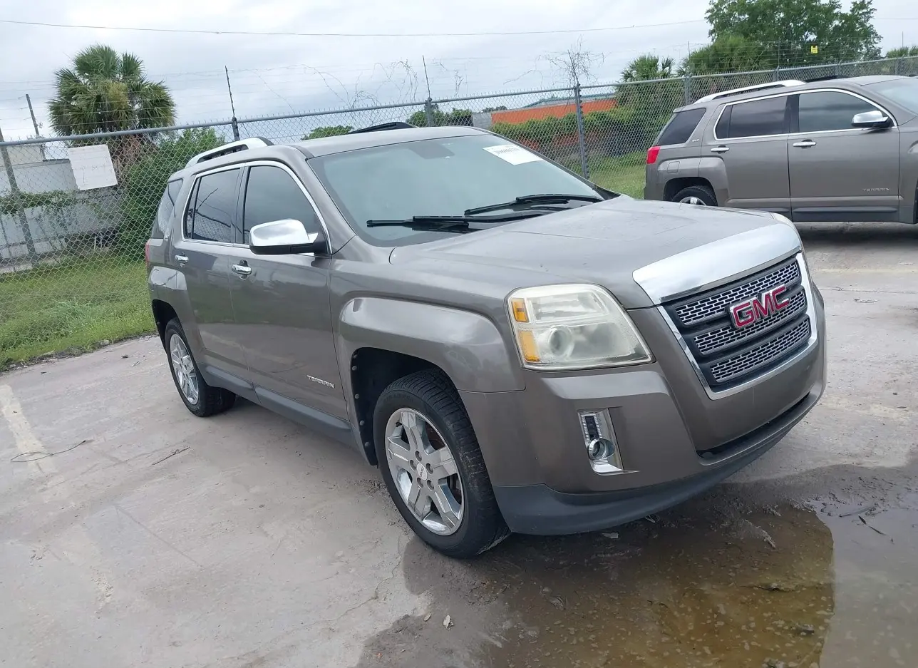 2012 GMC  - Image 1.