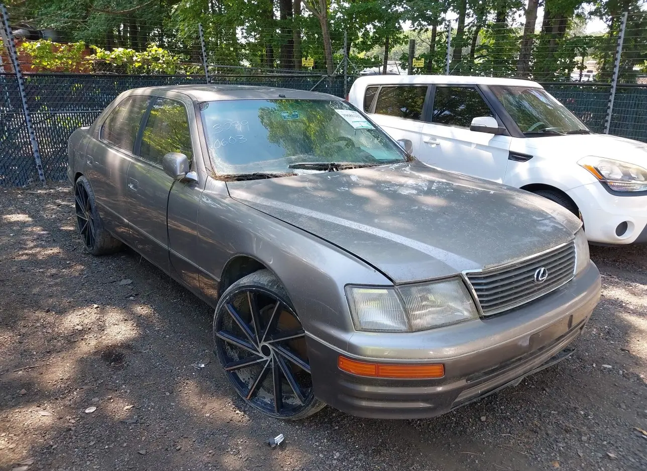 1995 LEXUS  - Image 1.