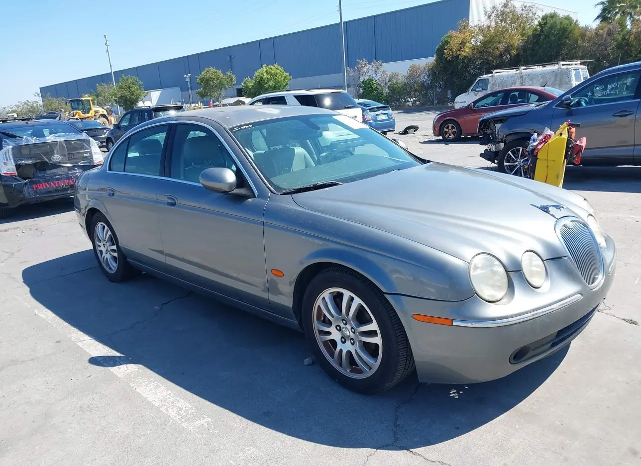 2005 JAGUAR  - Image 1.