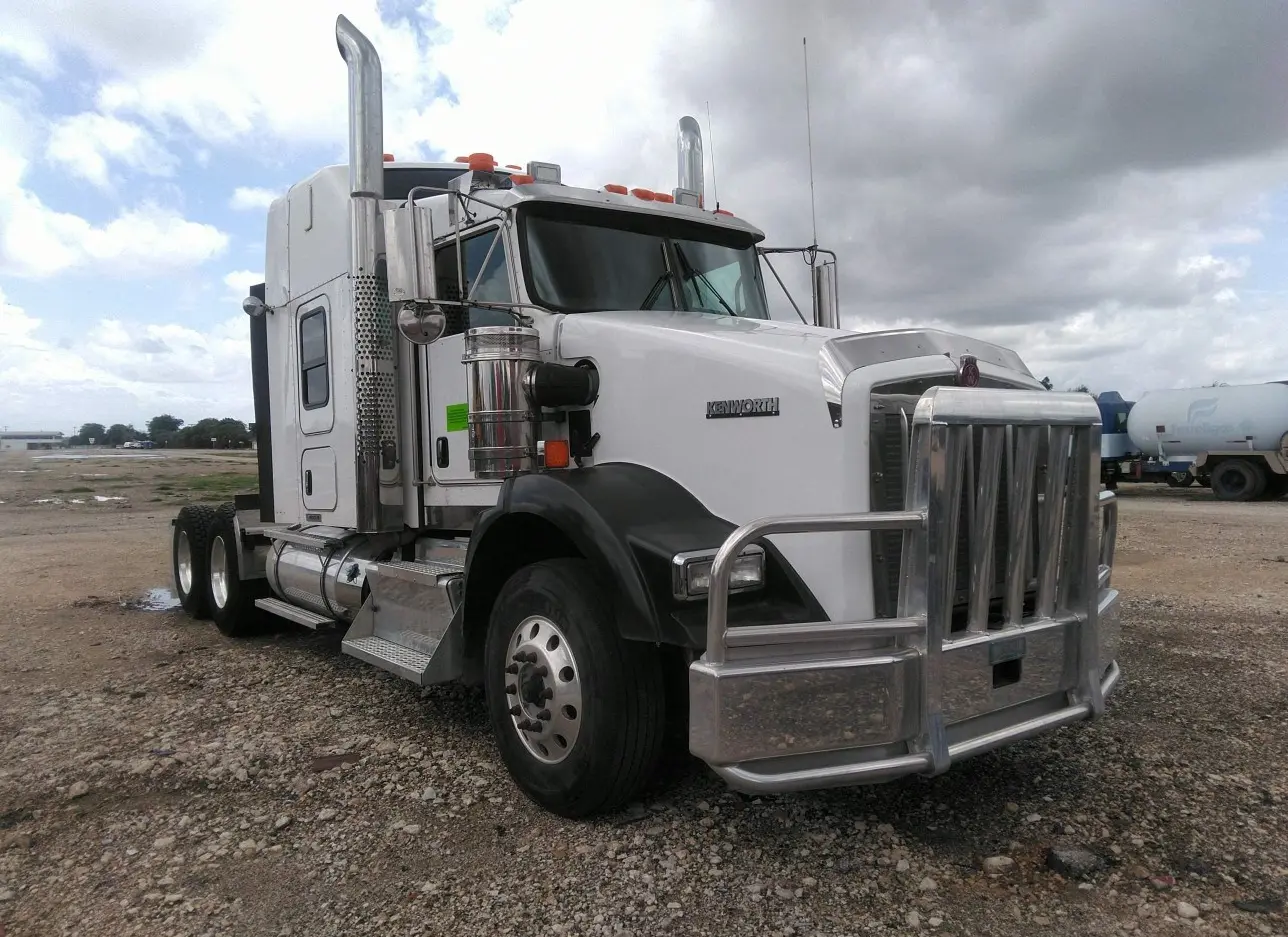 2015 KENWORTH  - Image 1.