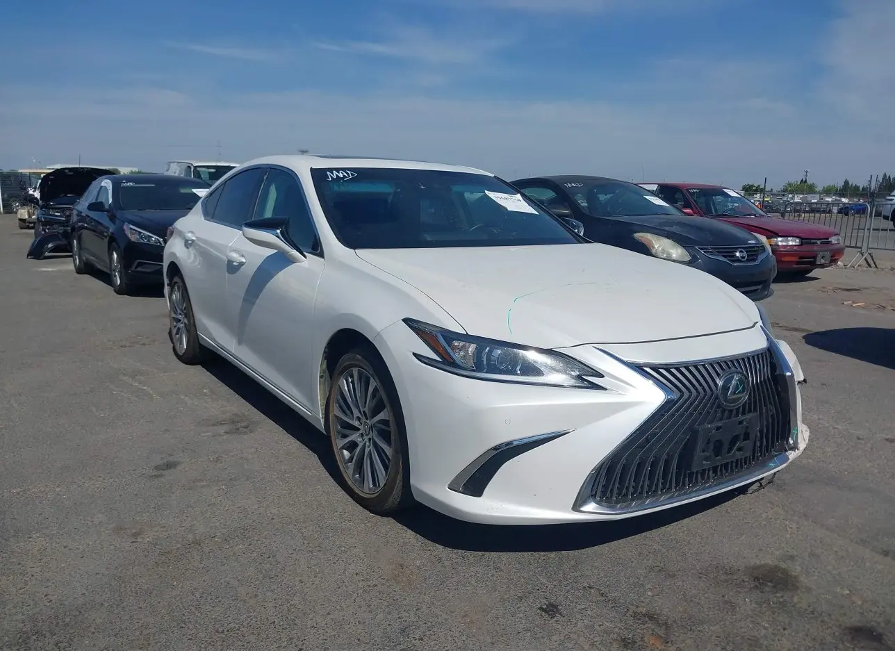 2020 LEXUS  - Image 1.