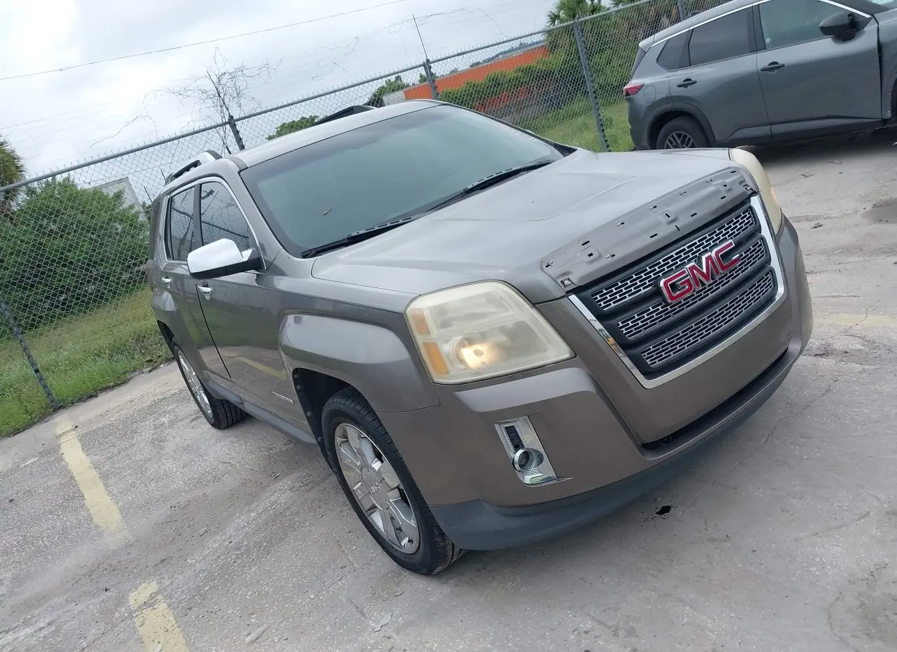 2010 GMC  - Image 1.