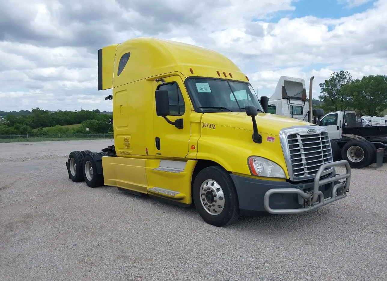 2015 FREIGHTLINER  - Image 1.