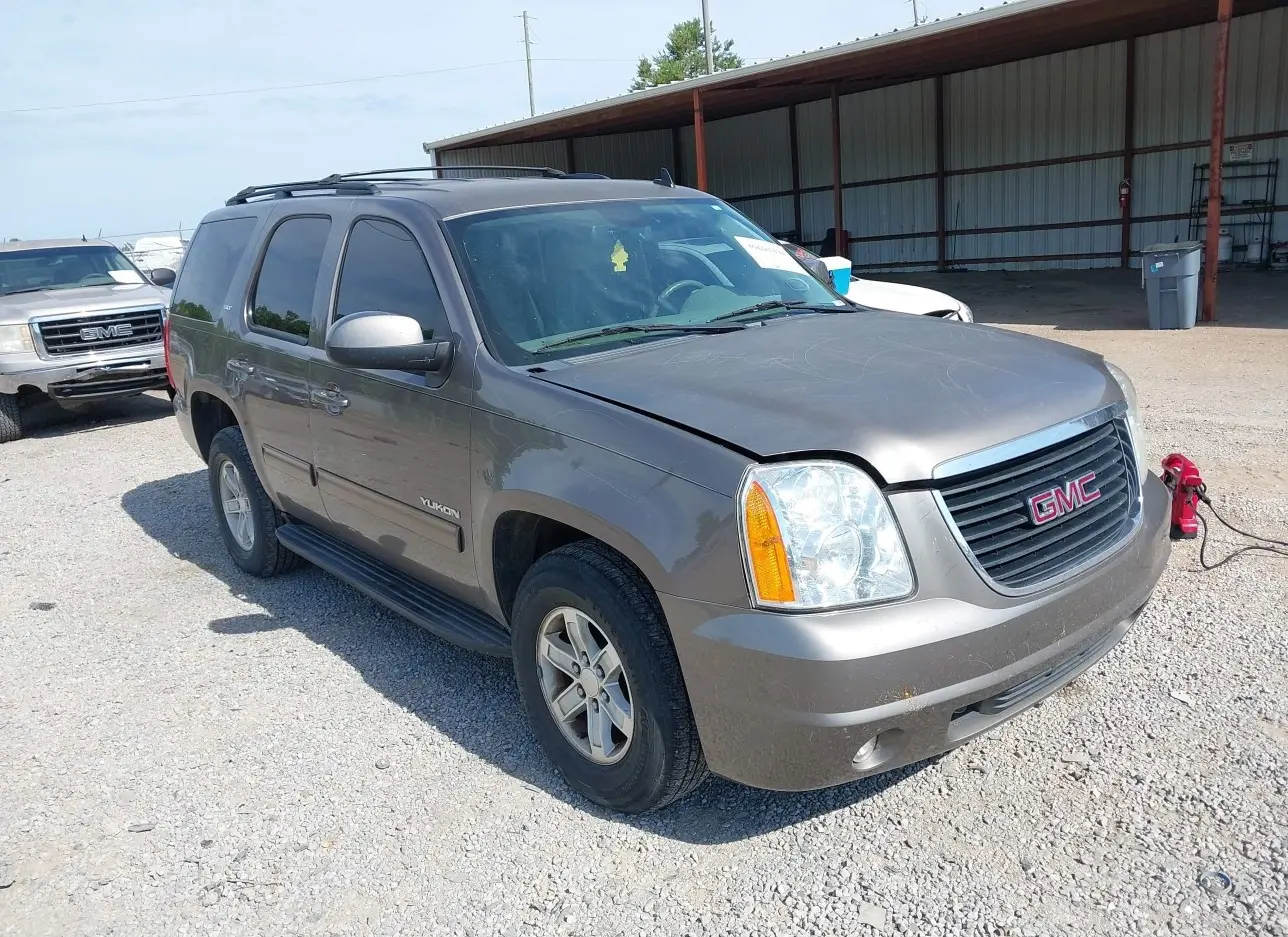 2014 GMC  - Image 1.