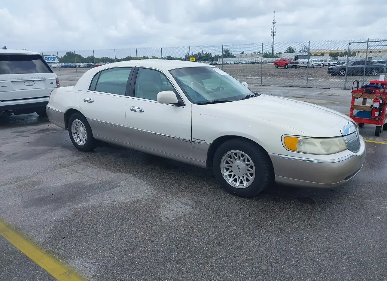 1999 LINCOLN  - Image 1.