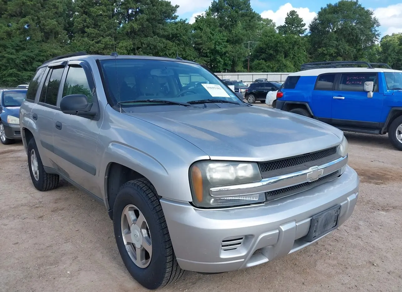 2005 CHEVROLET  - Image 1.