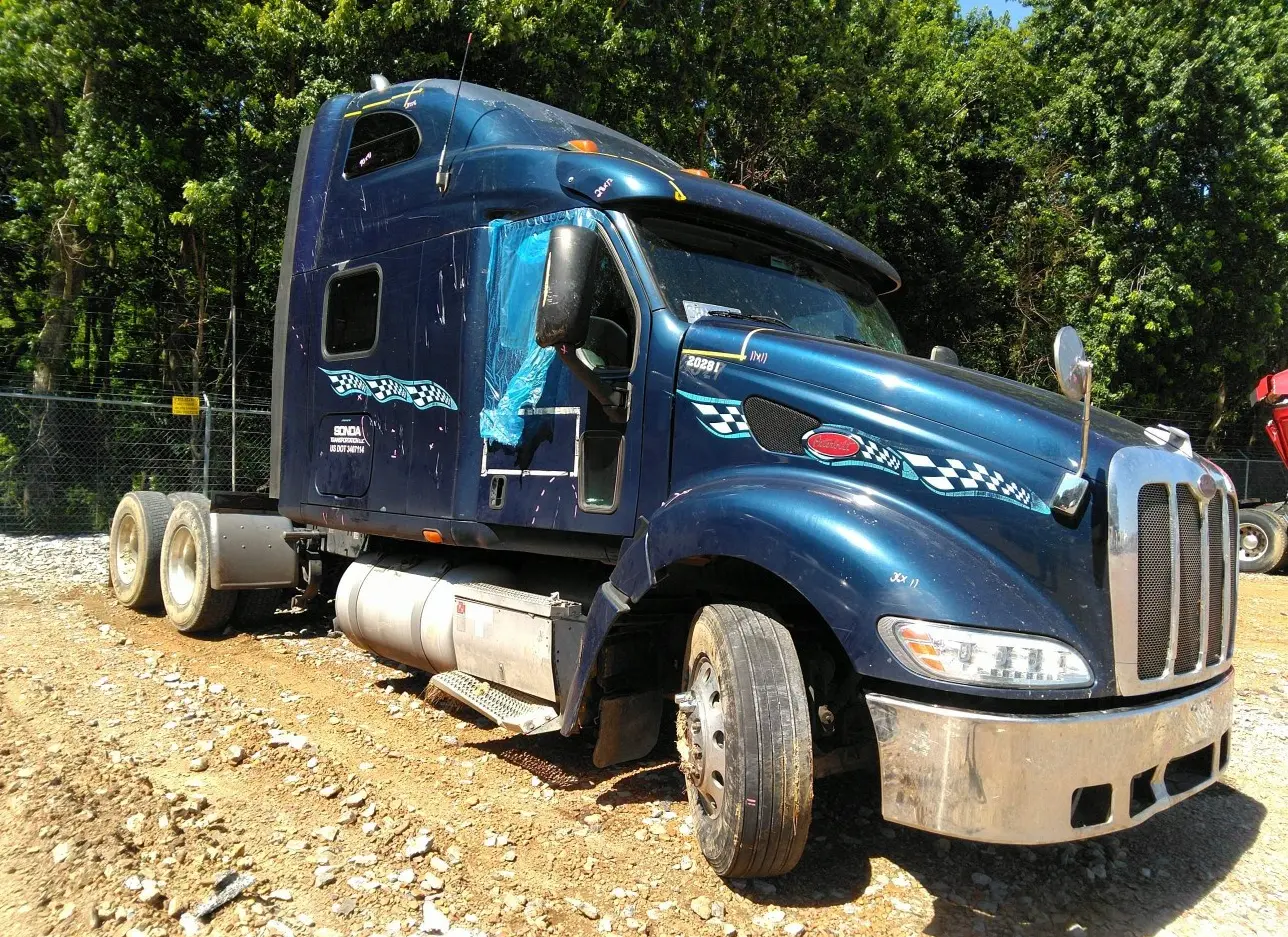 2009 PETERBILT  - Image 1.