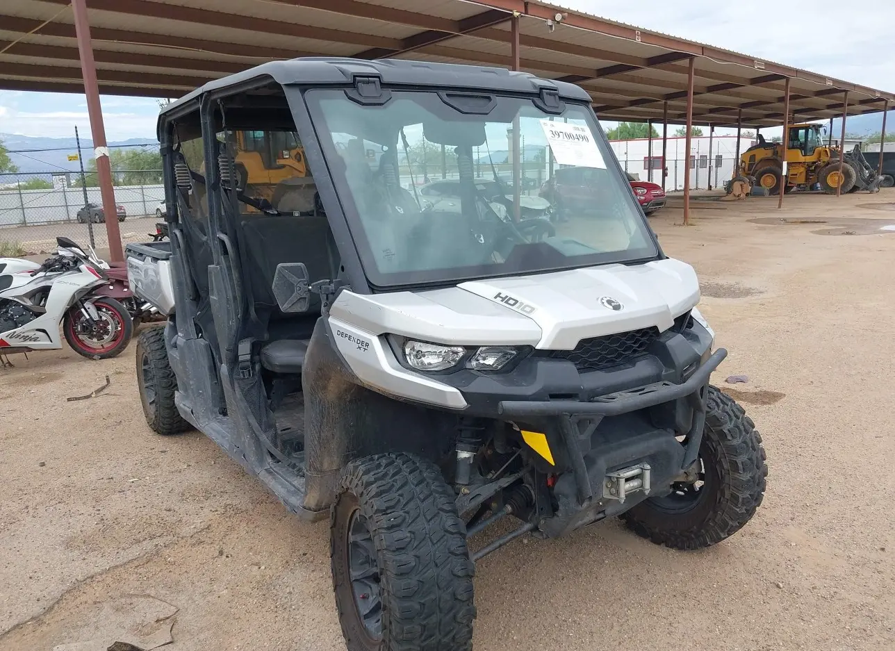 2019 CAN-AM  - Image 1.