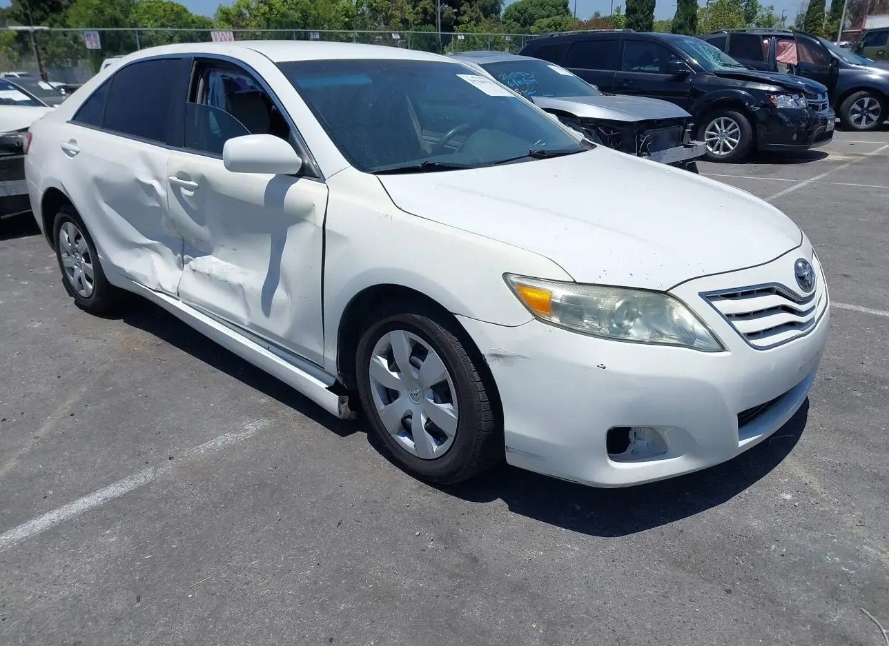 2011 TOYOTA  - Image 1.