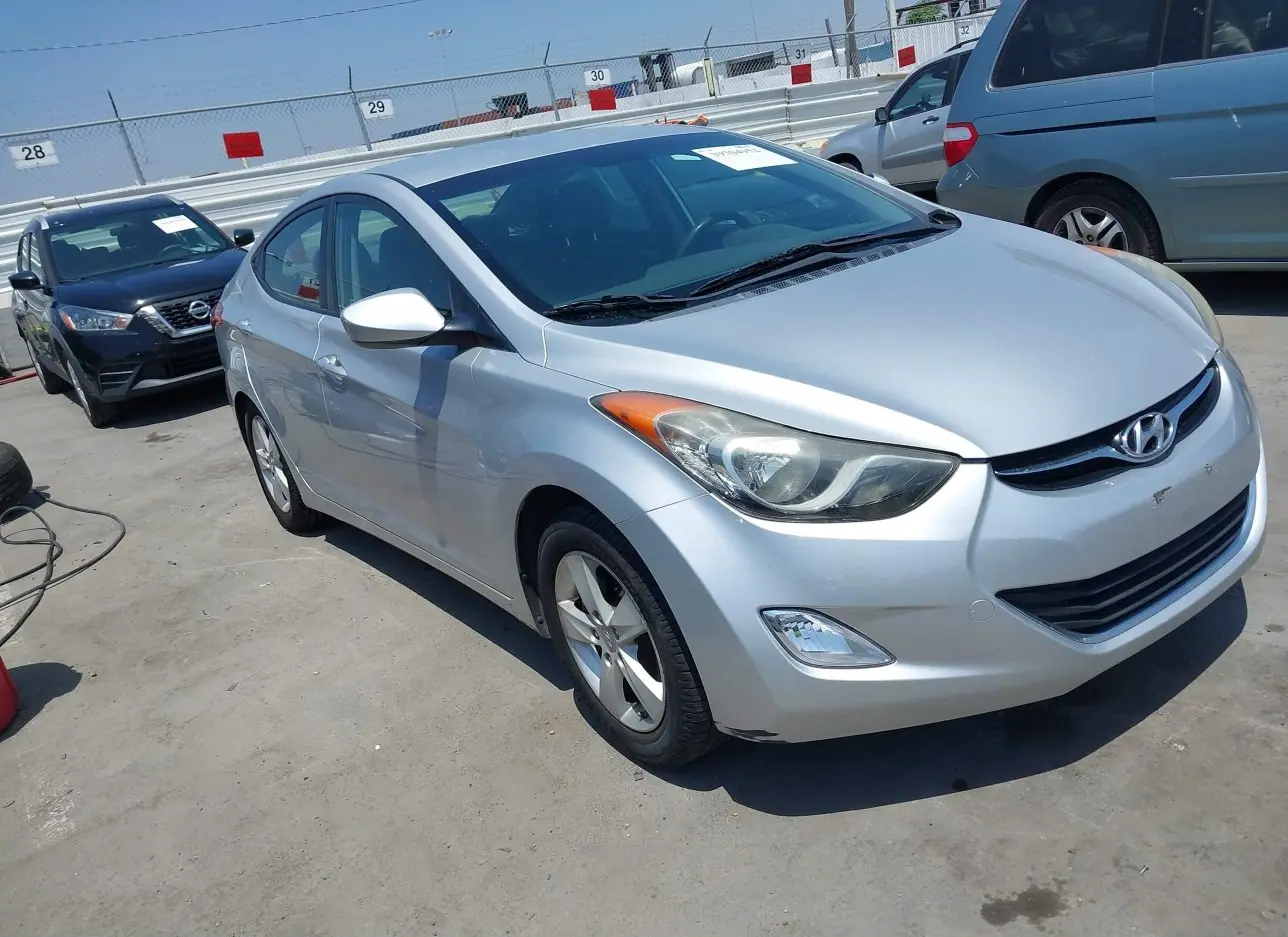 2012 HYUNDAI  - Image 1.