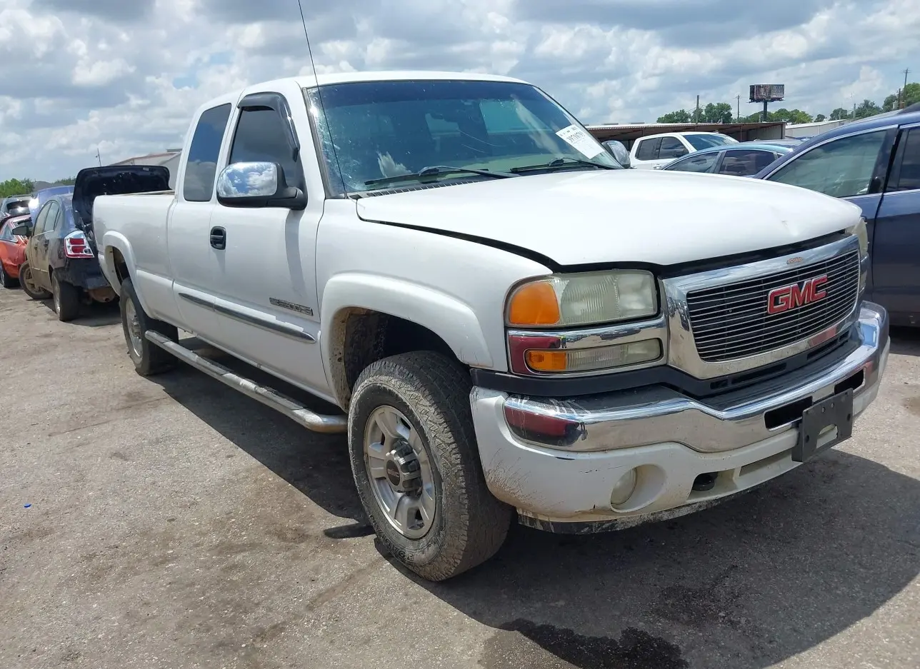 2003 GMC  - Image 1.