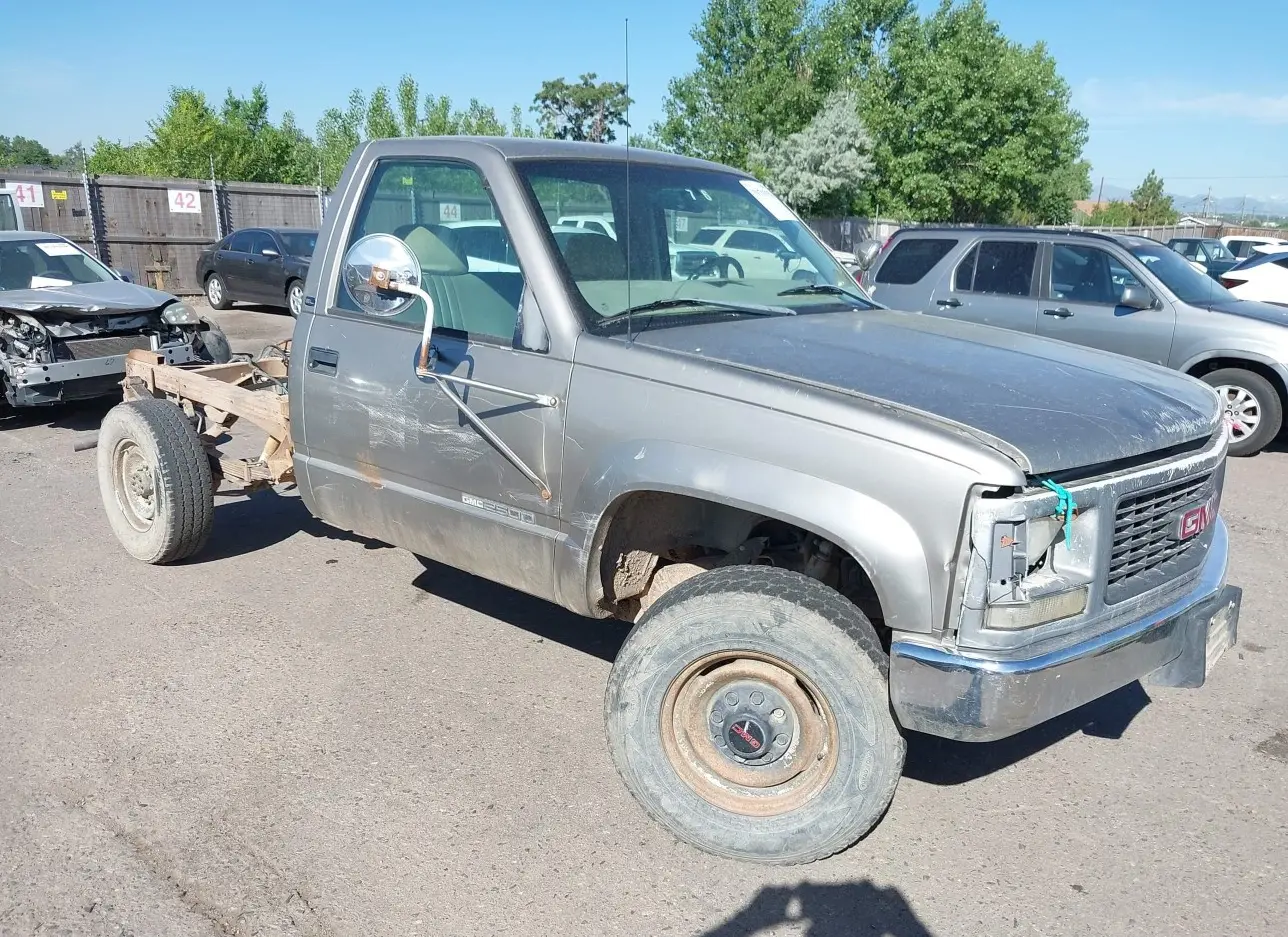 1998 GMC  - Image 1.