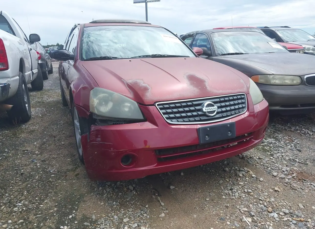 2005 NISSAN  - Image 1.