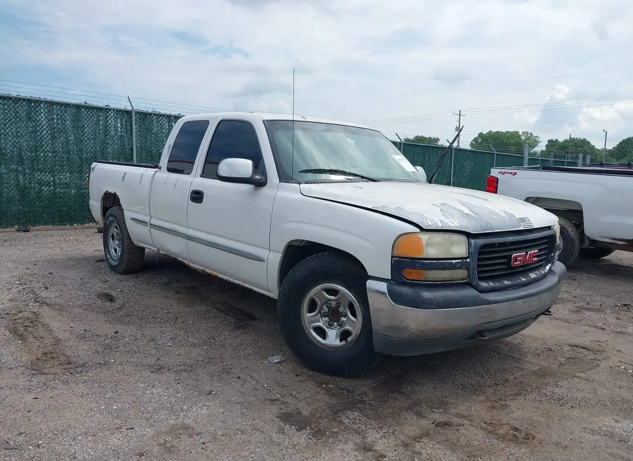 2000 GMC  - Image 1.