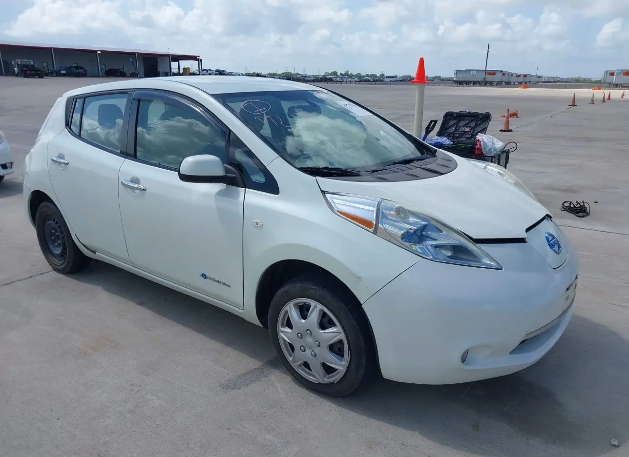 2011 NISSAN  - Image 1.