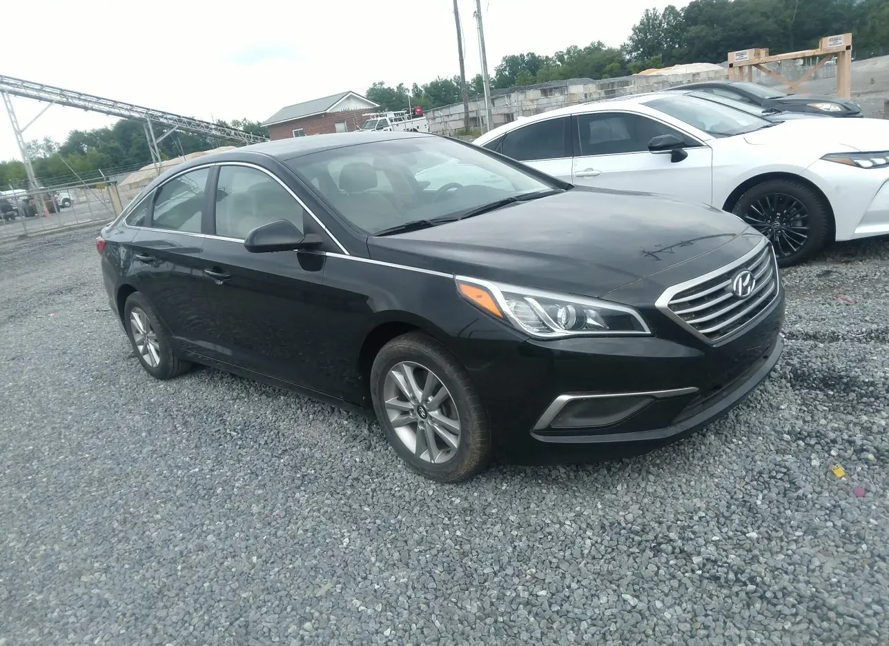 2017 HYUNDAI  - Image 1.