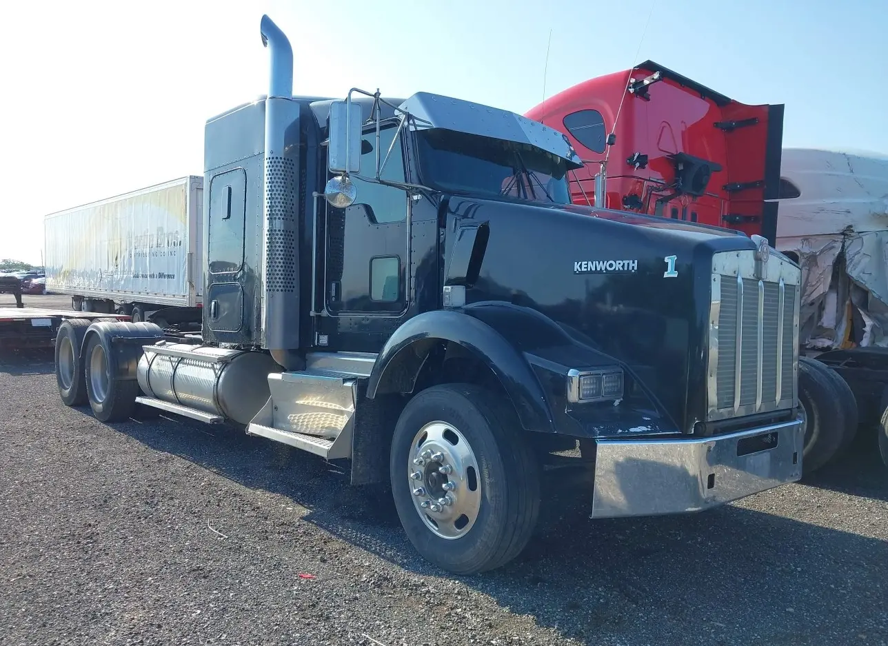 2011 KENWORTH  - Image 1.