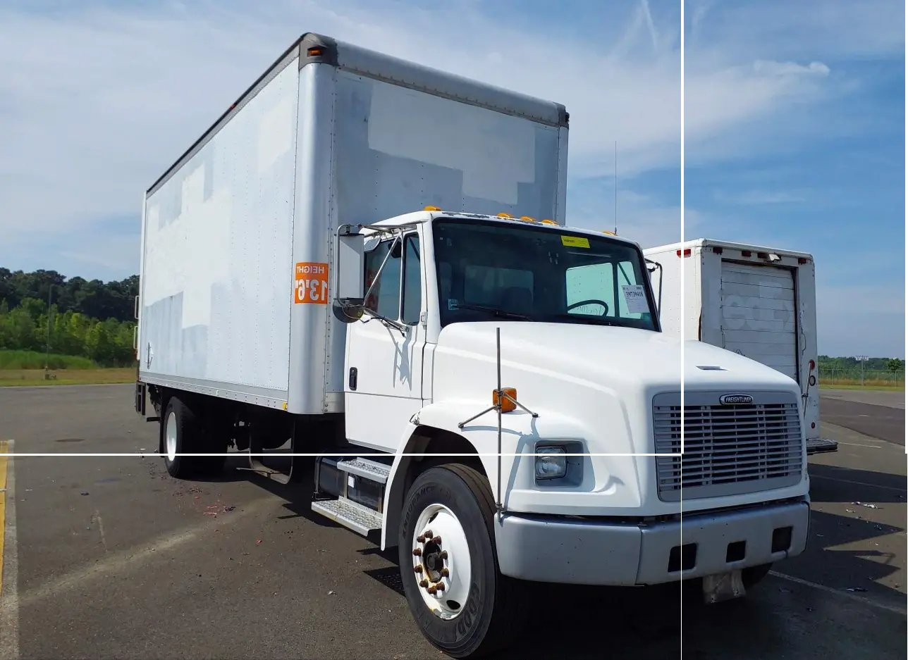 2001 FREIGHTLINER  - Image 1.