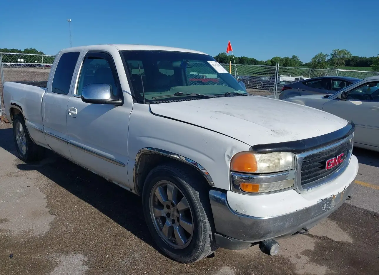 1999 GMC  - Image 1.