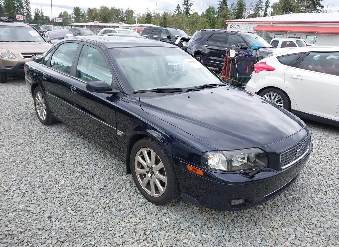 2005 VOLVO  - Image 1.