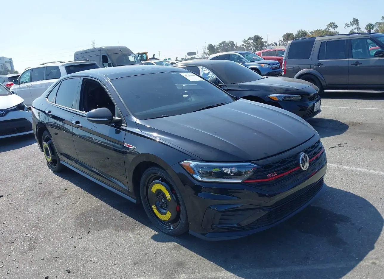 2019 VOLKSWAGEN  - Image 1.