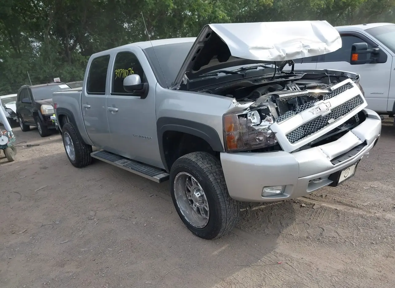 2010 CHEVROLET  - Image 1.