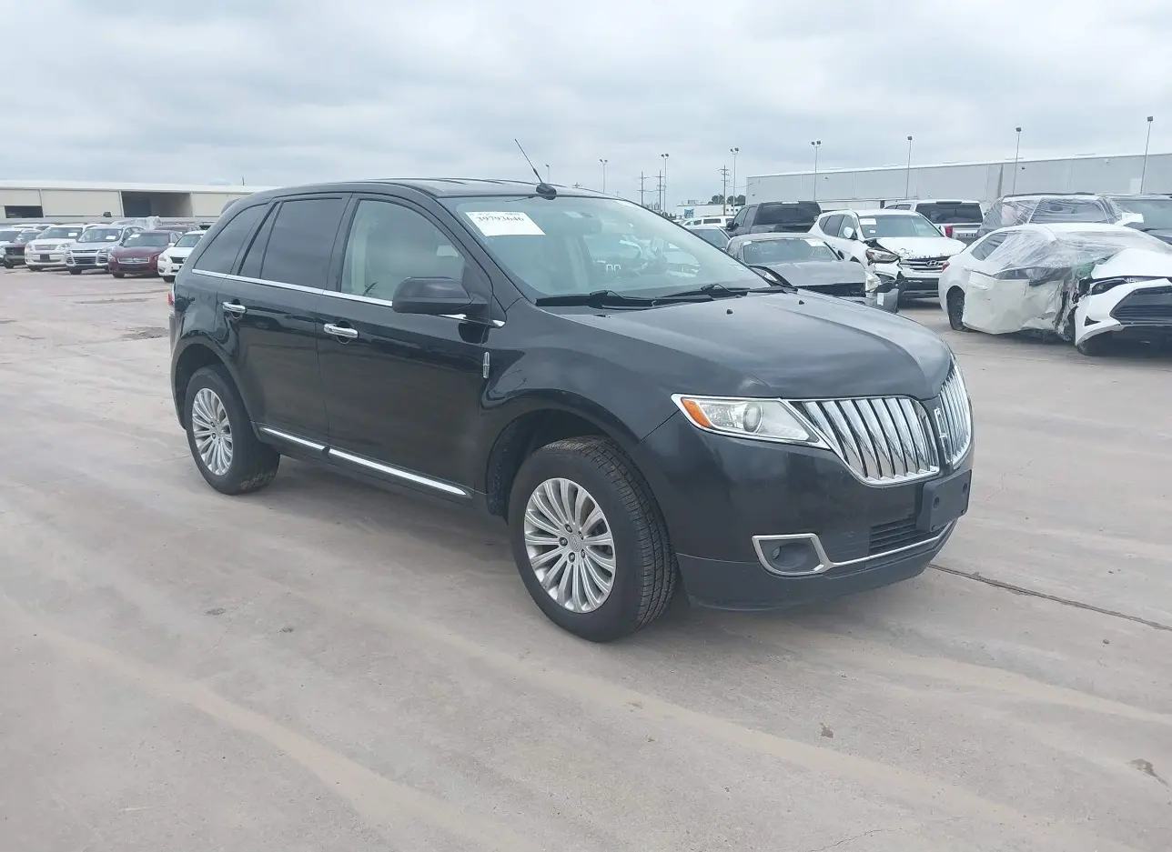 2012 LINCOLN  - Image 1.