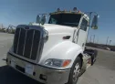 2013 PETERBILT  - Image 2.