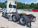 2012 FREIGHTLINER  - Image 3.