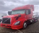 2005 VOLVO TRUCK  - Image 2.