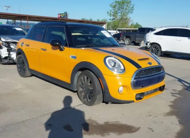 2018 MINI  - Image 1.