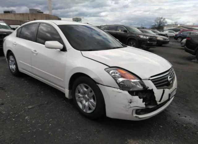 2009 NISSAN  - Image 1.