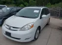 2010 TOYOTA  - Image 2.