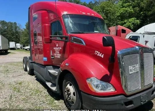 2017 KENWORTH  - Image 1.