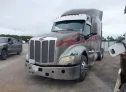 2014 PETERBILT  - Image 2.