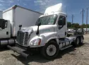 2011 FREIGHTLINER  - Image 2.