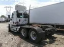 2011 FREIGHTLINER  - Image 3.